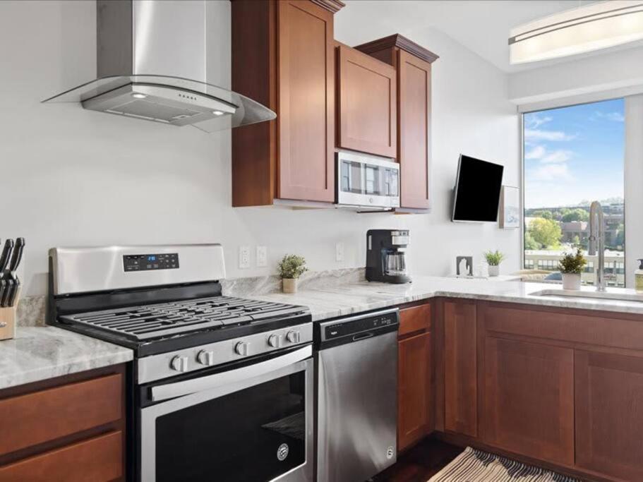 Cozysuites Dream 1Br, Ppg Paints Arena, Pitts Pittsburgh Eksteriør billede